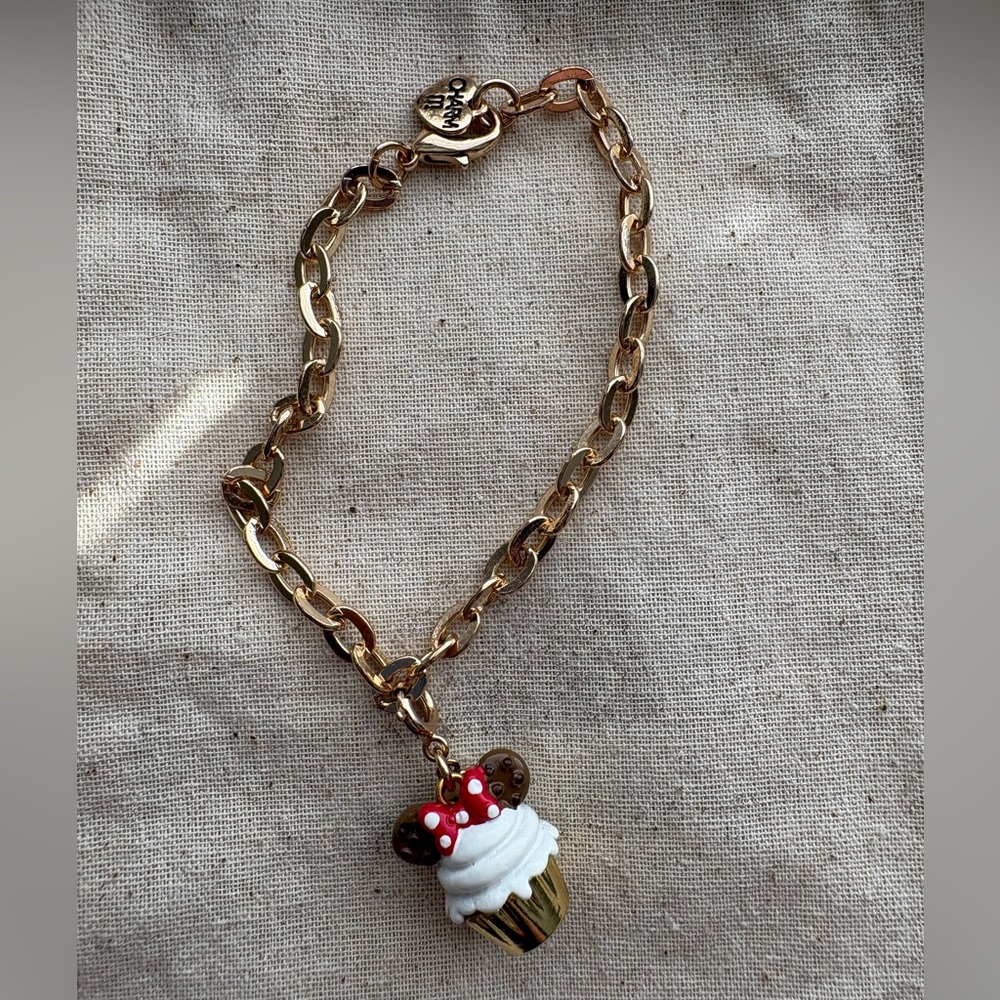 Charm It Disney Bracelet🧁